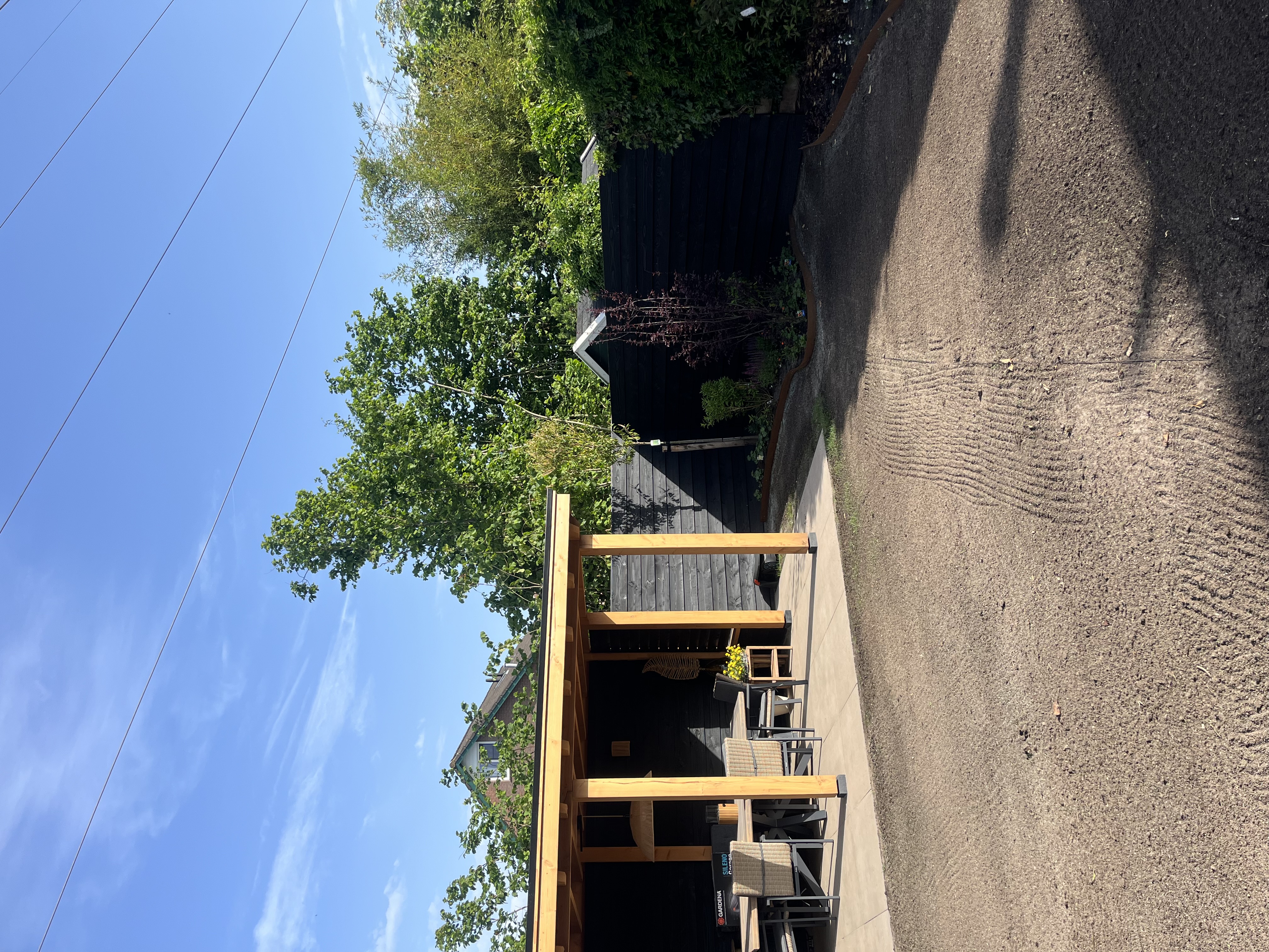 Houten pergola frame op maat gebouwd — Westhuis Tuinen